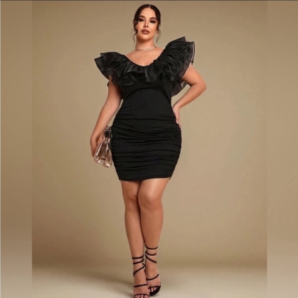 BLACK RUFFLE COLLAR RUCHED BODY CON PARTY DRESS - Picture 5 of 11